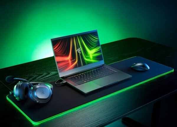 Razer Goliathus Extended Chroma Gaming Mousepad: Customizable Chroma RGB Lighting - Soft, Cloth Material - Balanced Control & Speed - Non-Slip Rubber Base - Classic Black - Image 9